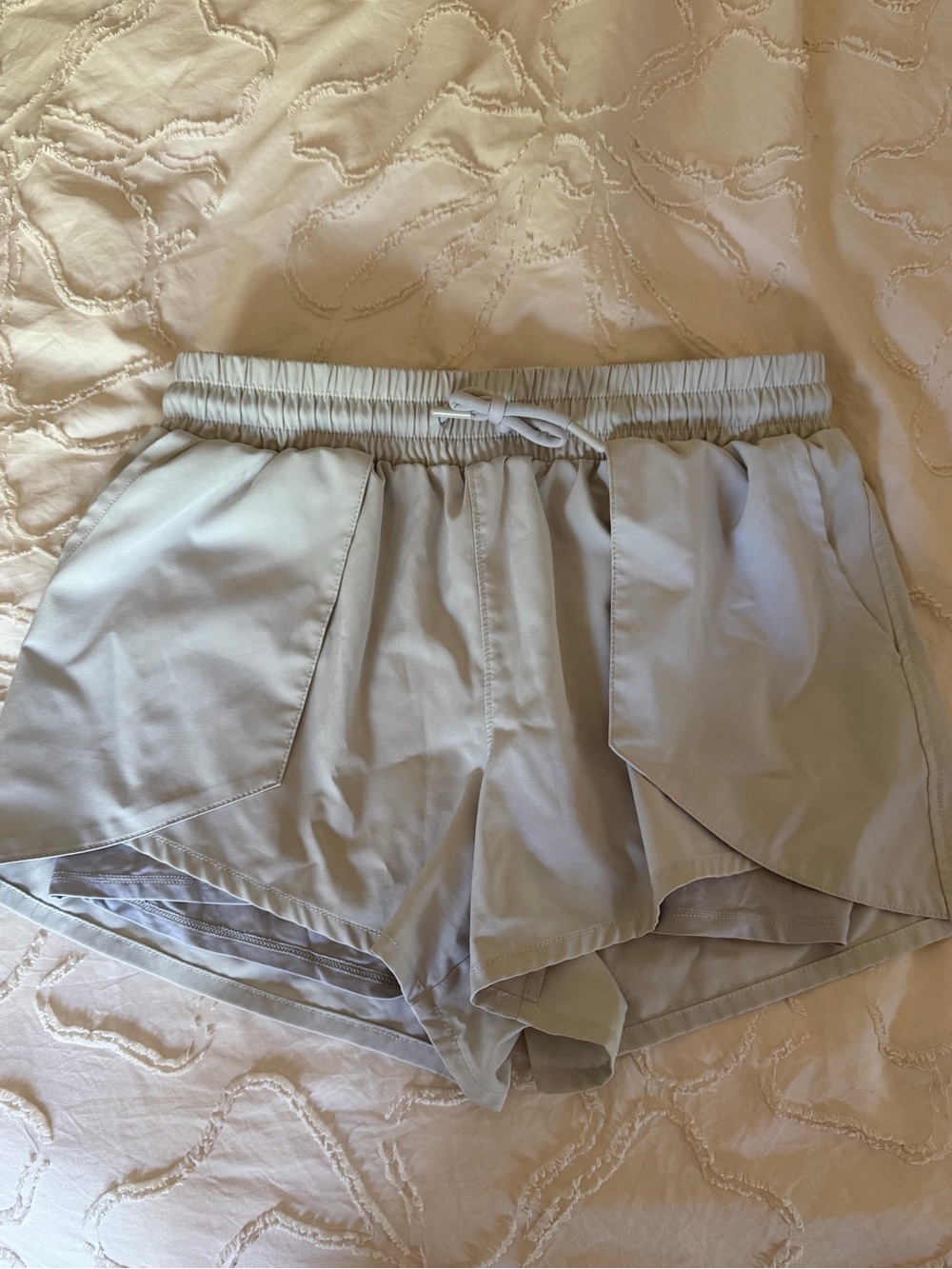 Mondetta Light Gray Athletic Shorts with Drawstring Waist